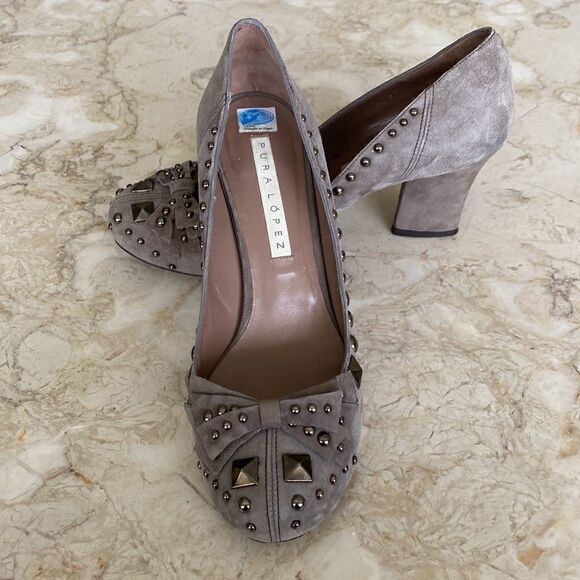 Pura Lopez Suede Block Heel Studded Pumps - Picture 1 of 12